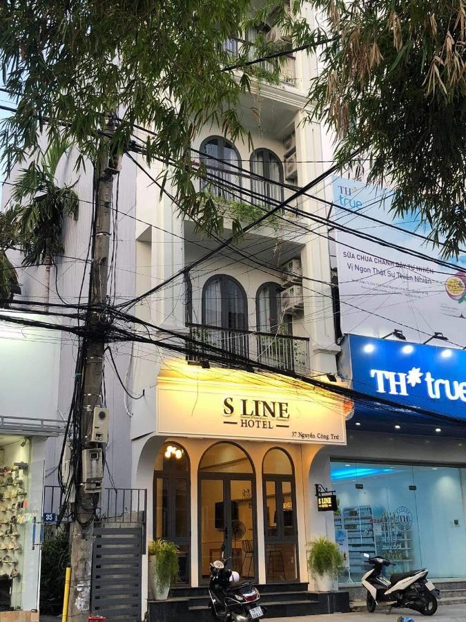 Sline Hotel Hue Exterior photo